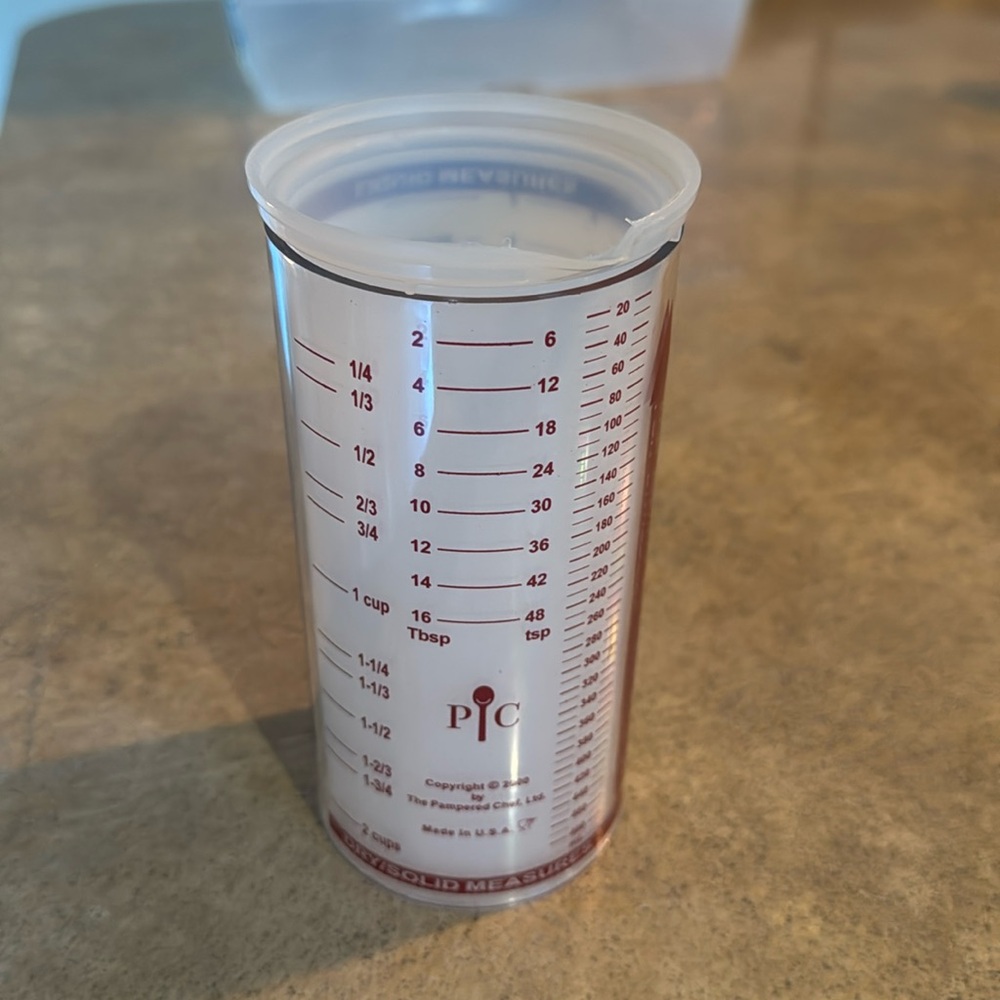 Pampered Chef large measuring cup